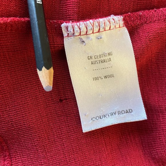 Country Road 100 % merino wool ,deep red ,gently preloved ,medium (12) cardigan - Picture 9 of 10